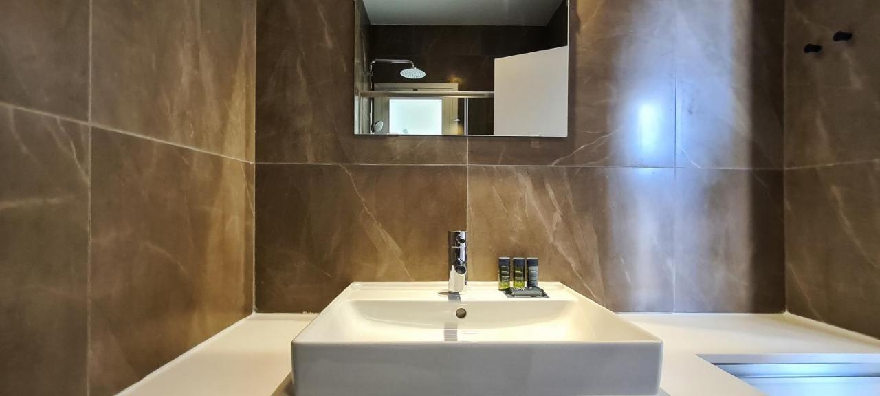 Phaedrus Living Seaside Luxury Flat Athina 123 Apartment Paphos Bagian luar foto